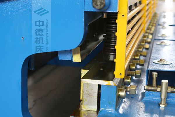 ZDSK-1632選用上海優(yōu)質(zhì)刀片，使用壽命更長.jpg