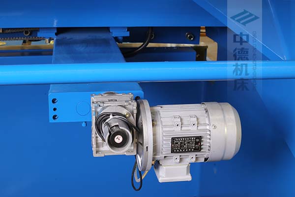 ZDS-2032后擋料AC電機(jī)與減速器一體，故障少，速度快.jpg